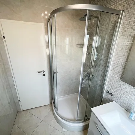Apartament In - Istrien 41350